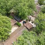 La Grange De Leo Nyaraló