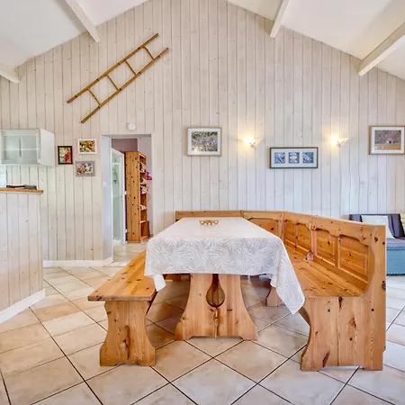 Holiday home La Grange De Leo Salignac Eyvigues